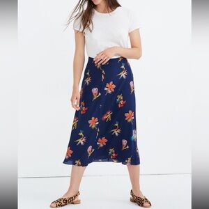 MADEWELL Silk Atrium Navy Midi Skirt in Bird of Paradise Print EUC
